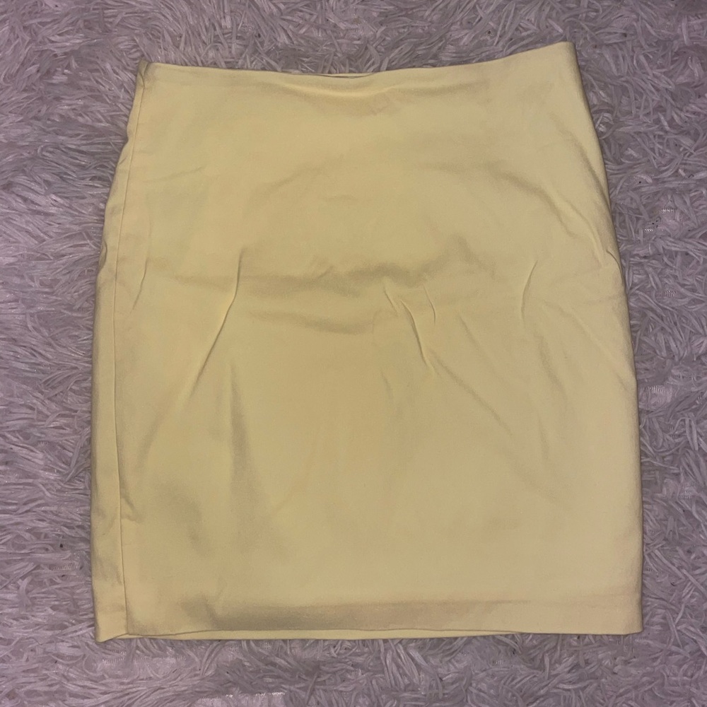 yellow mini skirt